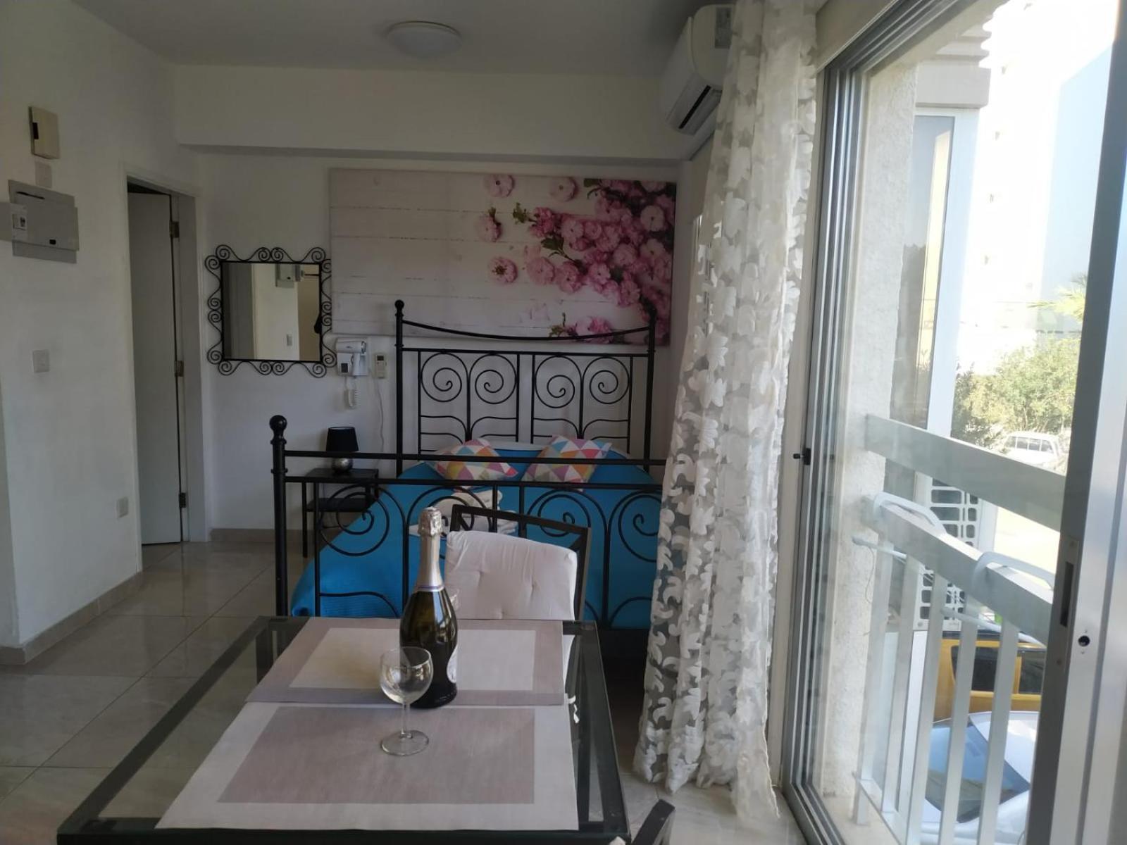 Stelia'S Seagate Studio Apt. Larnaca Zewnętrze zdjęcie