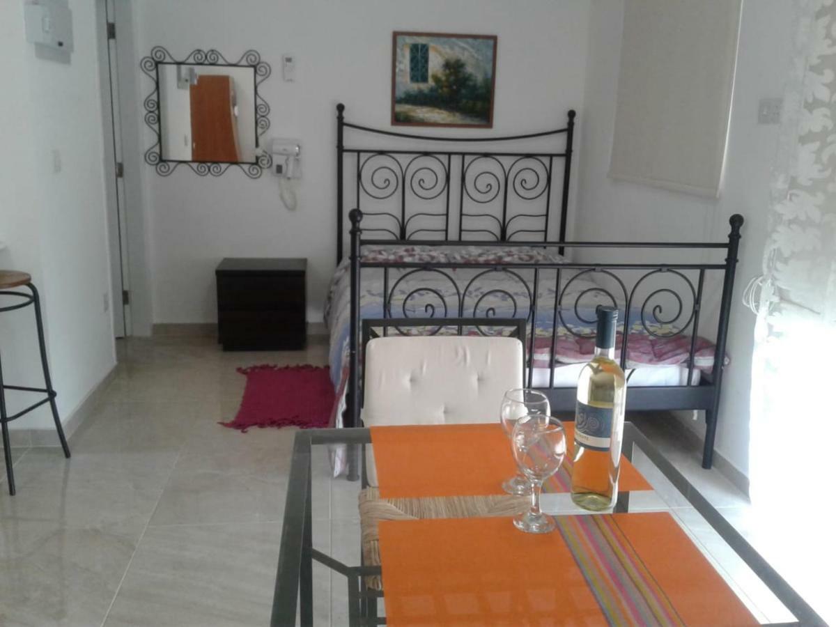 Stelia'S Seagate Studio Apt. Larnaca Zewnętrze zdjęcie